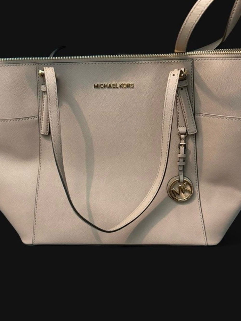SOLD!! 
Michael Kors Jet Set Travel Large Leather Tote Blush Pink/Nude MK Charm